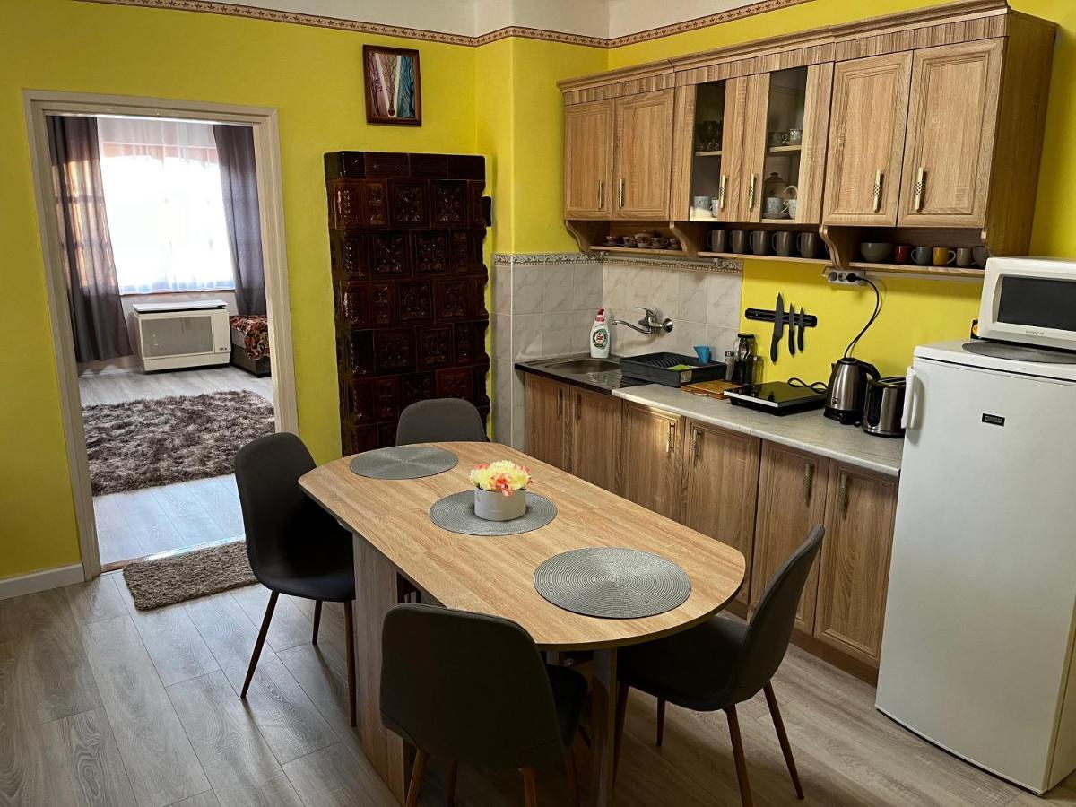 Postakocsi Vendeghaz Kisgyor Hotell Exteriör bild