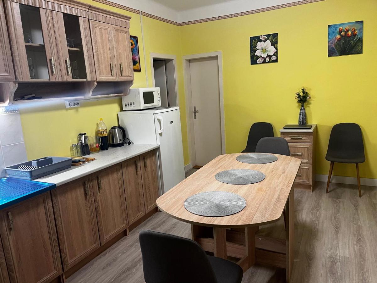 Postakocsi Vendeghaz Kisgyor Hotell Exteriör bild